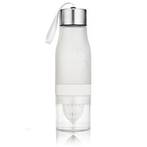 Transhome Creative Fruit Juice Infuser Water Bottle 650ml Plastic Portable Lemon Juice Bottle For Water Sport Drinking Bottle