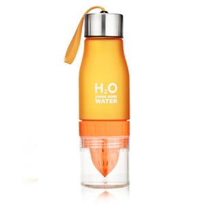 Transhome Creative Fruit Juice Infuser Water Bottle 650ml Plastic Portable Lemon Juice Bottle For Water Sport Drinking Bottle